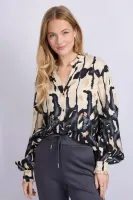 Lara_blouse_Sand_Light_Jeans_Blue_3